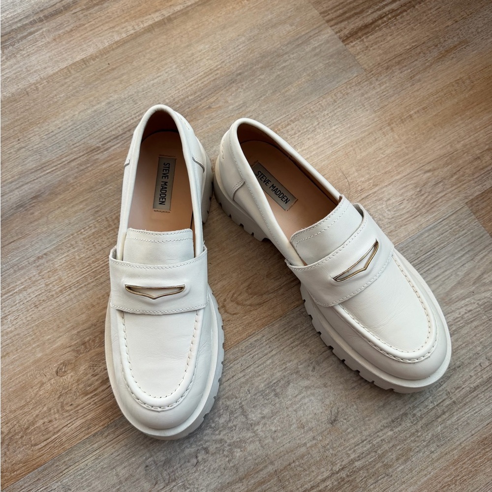 Steve Madden Cream Loafers for Women